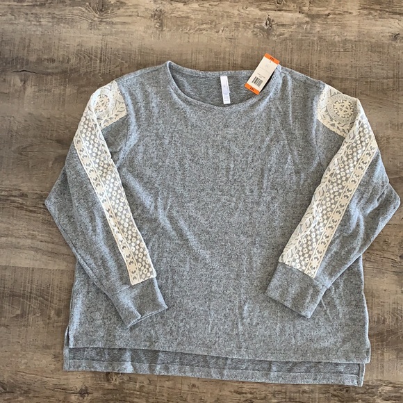 Pj/Lounge set with lace trim ,soft and comfortable - Picture 4 of 14